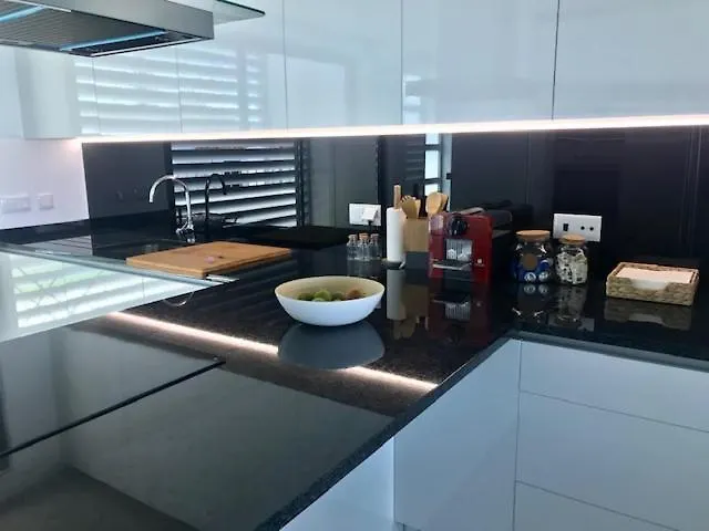 Meluna * אלבופיירה